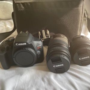 Canon EOS Rebel T7 Bundle